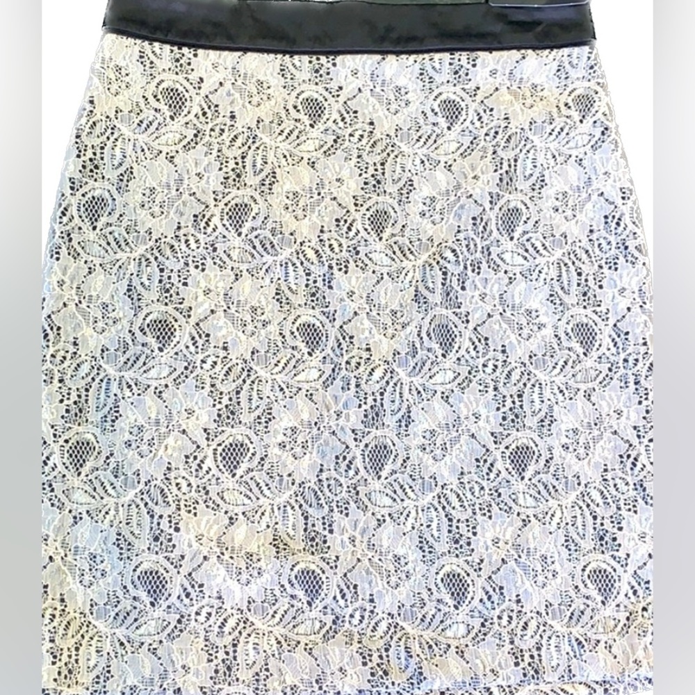 NWT, Forever21, Black and White Lace Skirt, Size M